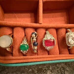 Elegant Women's Jewelry Set with Gemstones